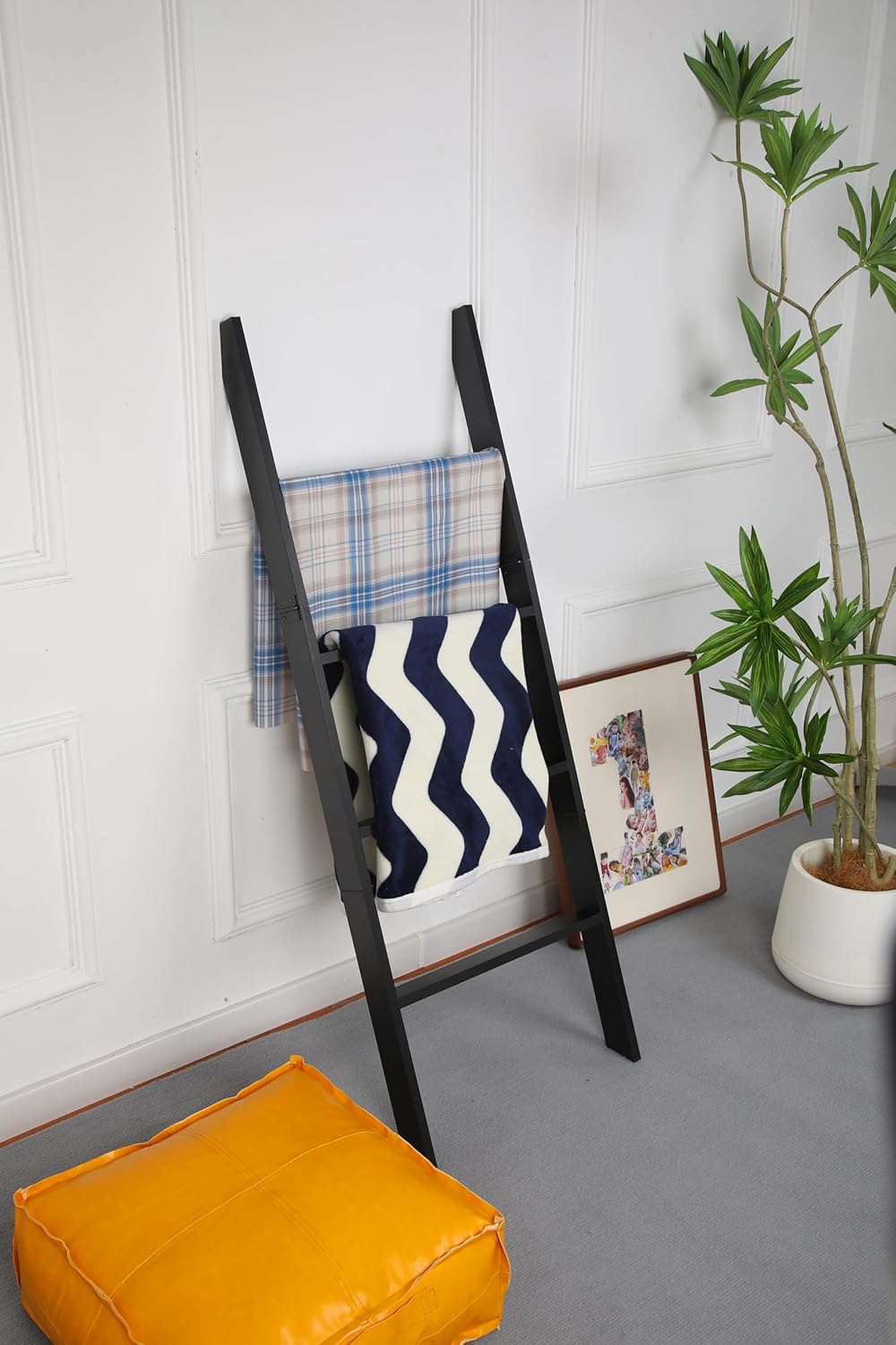 Blanket Ladder for The Living Room and Bedroom, 5ft 8 inch, 6-Tier Wall Leaning Laminate Snag Free Material (Black) Rustic Decorative Farmhouse Blanket Rack, Quilt Rack, Ladder Shelf, Easy Assembly